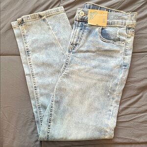 Thereabouts High Rise Mini Mom Jeans, Superflex, Light Blue Denim Elastic Waist